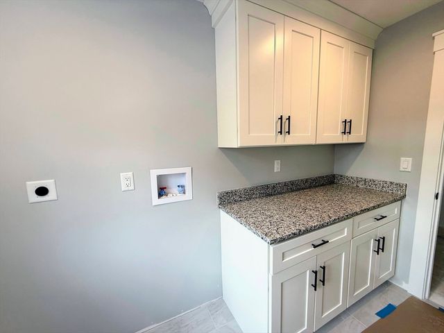 17 Longhill Road, Franklin, MA 02038