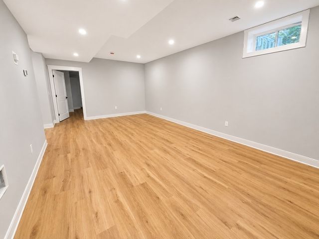 17 Longhill Road, Franklin, MA 02038
