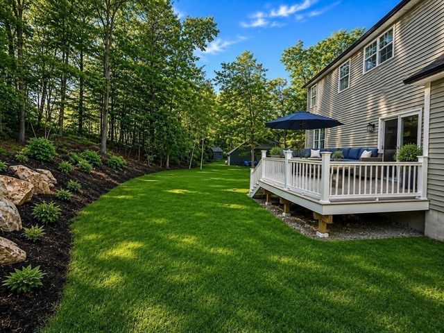 17 Longhill Road, Franklin, MA 02038