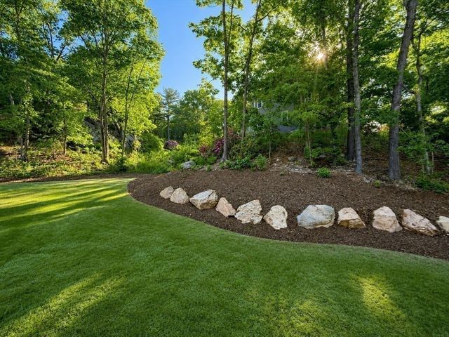 17 Longhill Road, Franklin, MA 02038