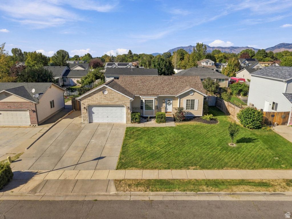 696 W 1960 N, Clinton, UT 84015 — photo 3