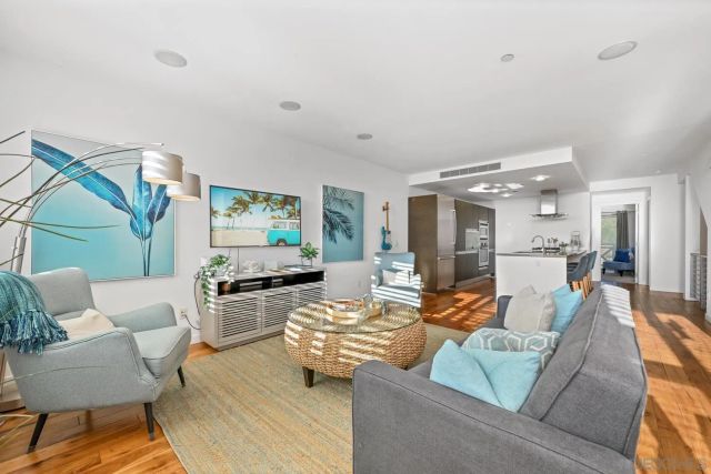 90 N Coast Highway 101 201, Encinitas, CA 92024