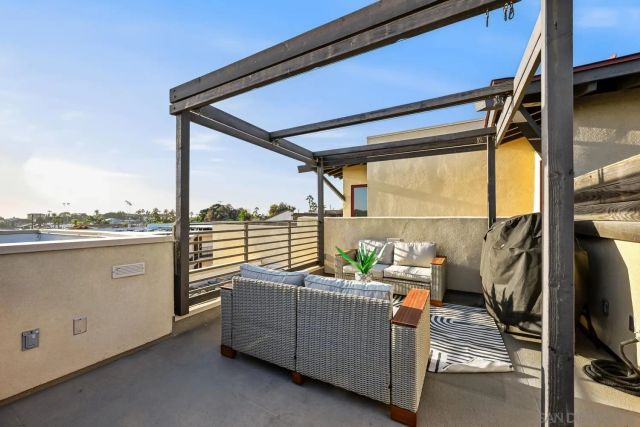 90 N Coast Highway 101 201, Encinitas, CA 92024