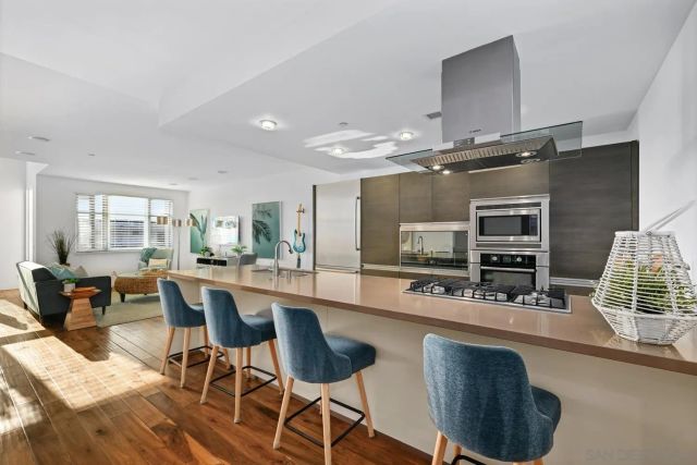 90 N Coast Highway 101 201, Encinitas, CA 92024