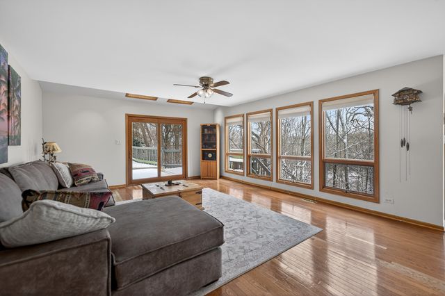 12070 River Road, Plano, IL 60545