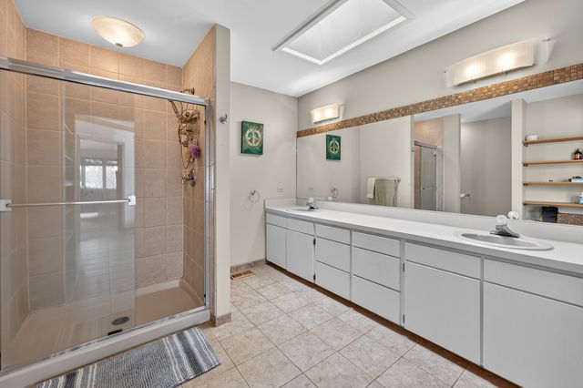 12070 River Road, Plano, IL 60545