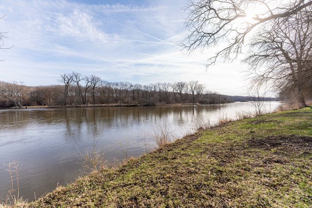 12070 River Road, Plano, IL 60545