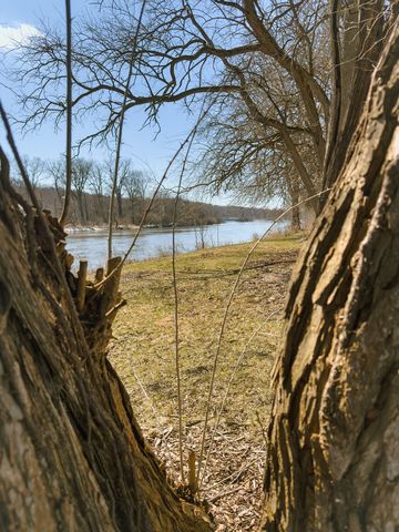 12070 River Road, Plano, IL 60545