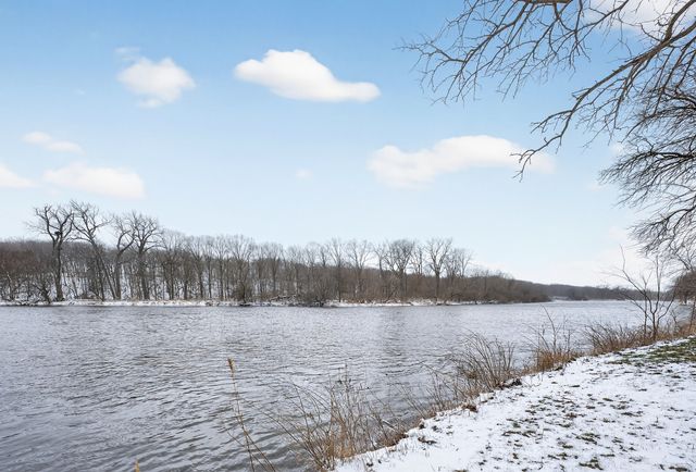 12070 River Road, Plano, IL 60545