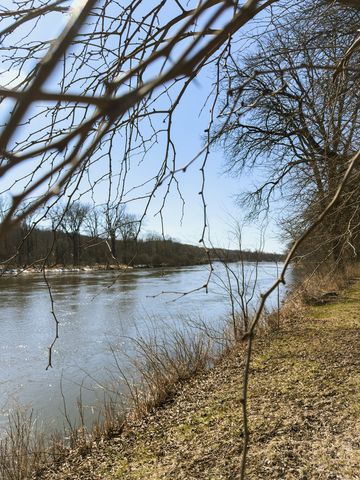 12070 River Road, Plano, IL 60545