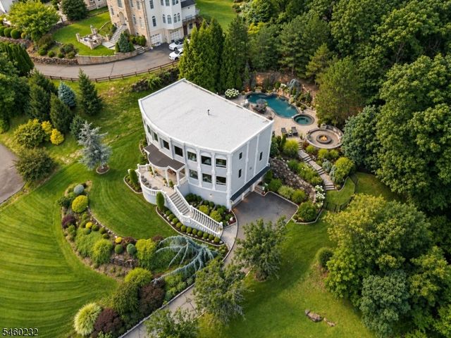 47 Mountainwood Ct, Totowa Boro, NJ 07512