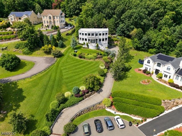 47 Mountainwood Ct, Totowa Boro, NJ 07512