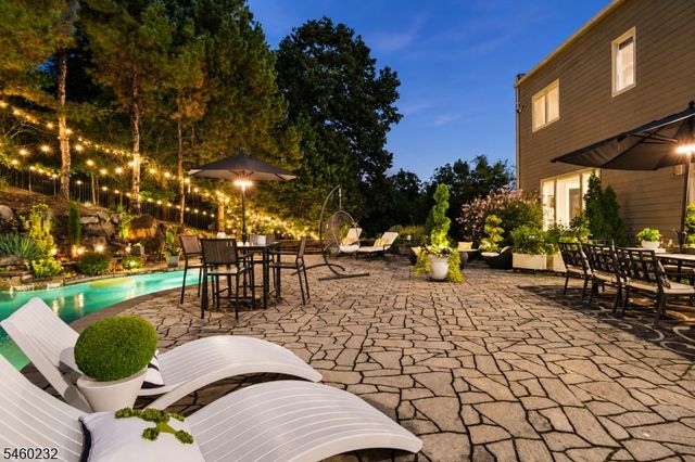 47 Mountainwood Ct, Totowa Boro, NJ 07512