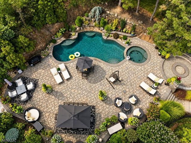 47 Mountainwood Ct, Totowa Boro, NJ 07512