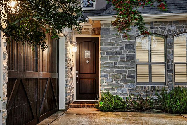 22 Mill Point Place, The Woodlands, TX 77380