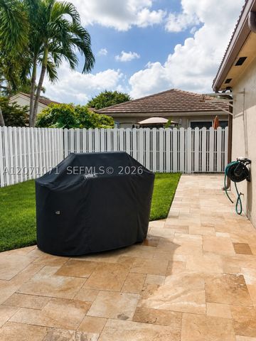 7548 NW 3rd Ct, Plantation, FL 33317