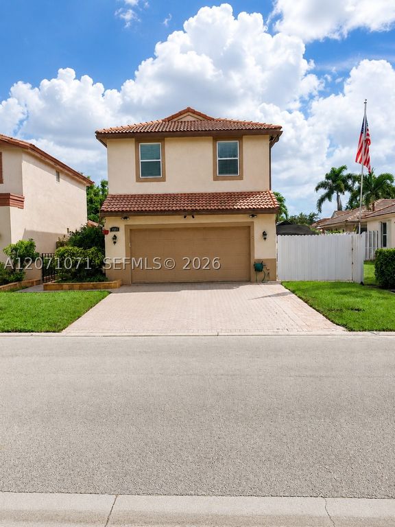 7548 NW 3rd Ct, Plantation, FL 33317