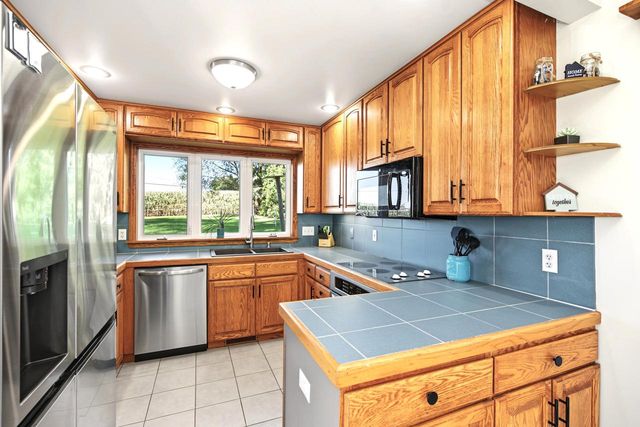 N7097 Nielson LANE, Johnson Creek, WI 53038