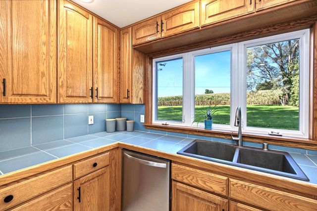 N7097 Nielson LANE, Johnson Creek, WI 53038