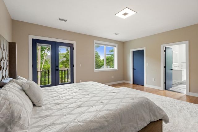 8 Jonathan Road, Burlington, MA 01803