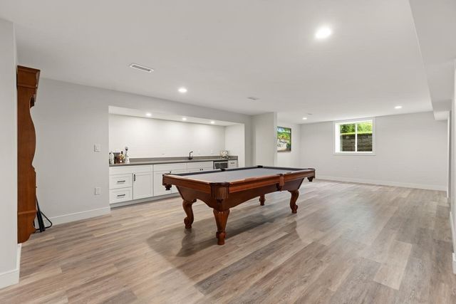8 Jonathan Road, Burlington, MA 01803