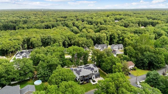 8 Jonathan Road, Burlington, MA 01803