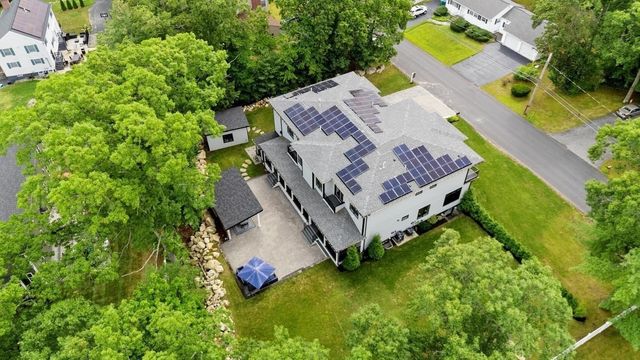8 Jonathan Road, Burlington, MA 01803
