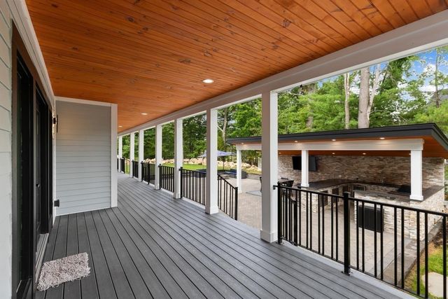 8 Jonathan Road, Burlington, MA 01803
