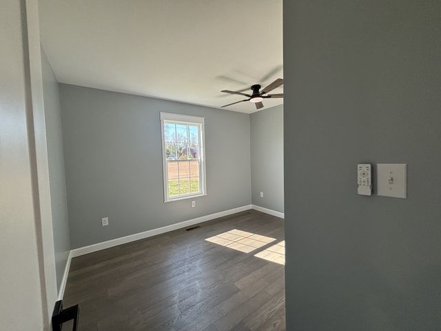 11526 Aaron Ln, Nunnelly, TN 37137