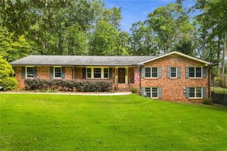 5013 Fox Forest Circle SW, Lilburn, GA 30047