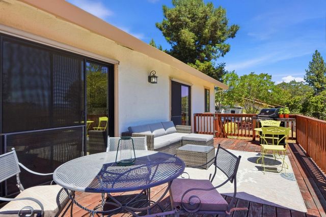 21440 Meadow Oaks Ln, Colfax, CA 95713