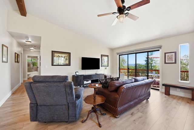 21440 Meadow Oaks Ln, Colfax, CA 95713