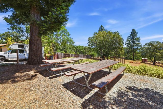 21440 Meadow Oaks Ln, Colfax, CA 95713