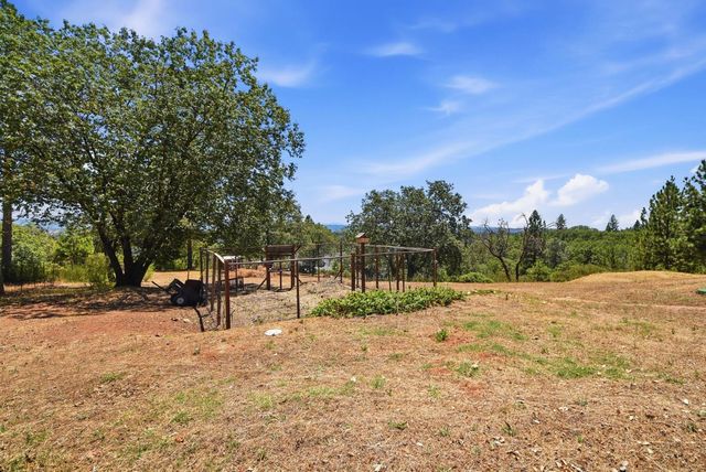 21440 Meadow Oaks Ln, Colfax, CA 95713