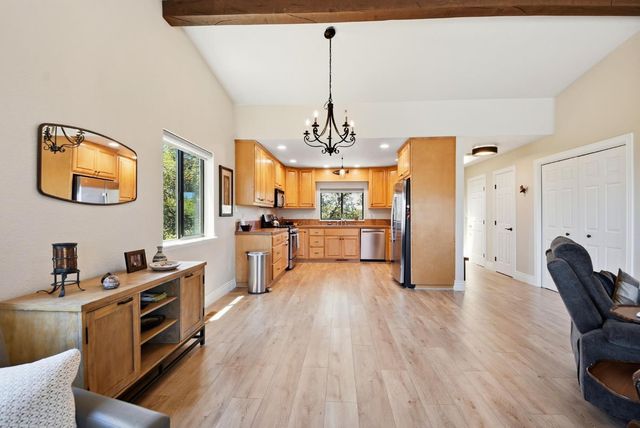21440 Meadow Oaks Ln, Colfax, CA 95713