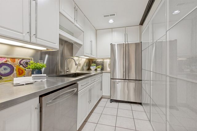 6362 Southpoint Drive, Dallas, TX 75248
