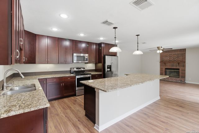 7611 BLUE FLAX CV, San Antonio, TX 78249