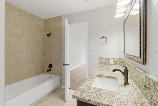 7611 BLUE FLAX CV, San Antonio, TX 78249