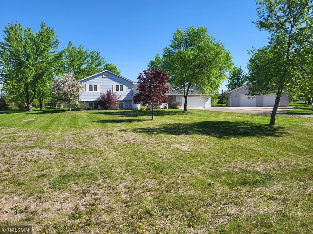 1880 45th Street SE, Saint Cloud, MN 56304