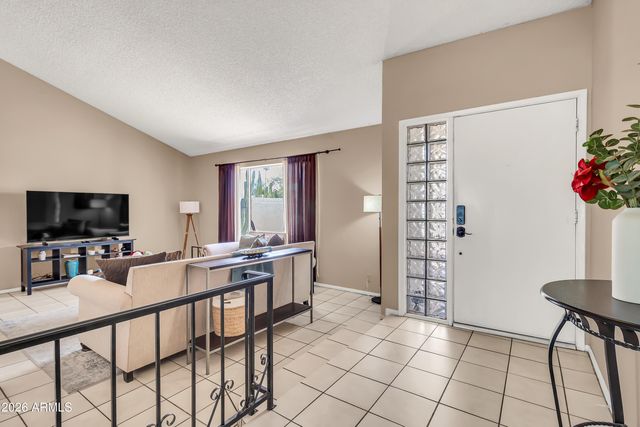 752 W POSADA Avenue, Mesa, AZ 85210