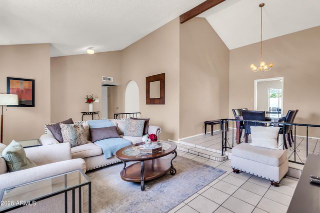 752 W POSADA Avenue, Mesa, AZ 85210