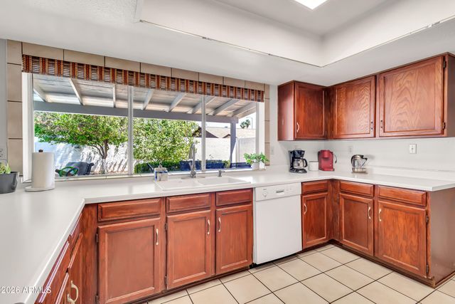 752 W POSADA Avenue, Mesa, AZ 85210
