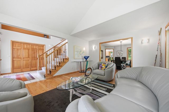 10825 46th Place N, Plymouth, MN 55442