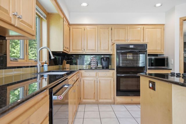 10825 46th Place N, Plymouth, MN 55442