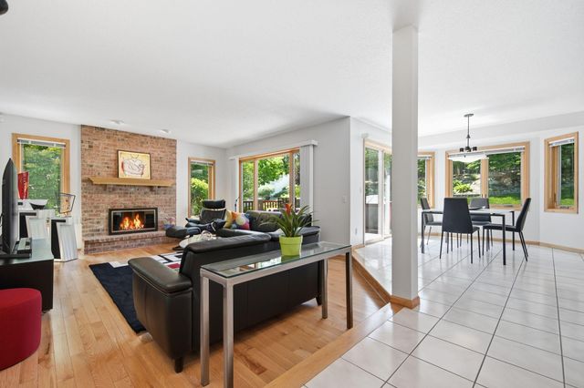 10825 46th Place N, Plymouth, MN 55442