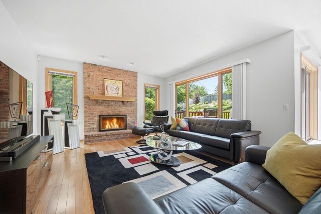 10825 46th Place N, Plymouth, MN 55442