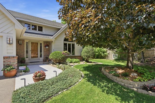 10825 46th Place N, Plymouth, MN 55442