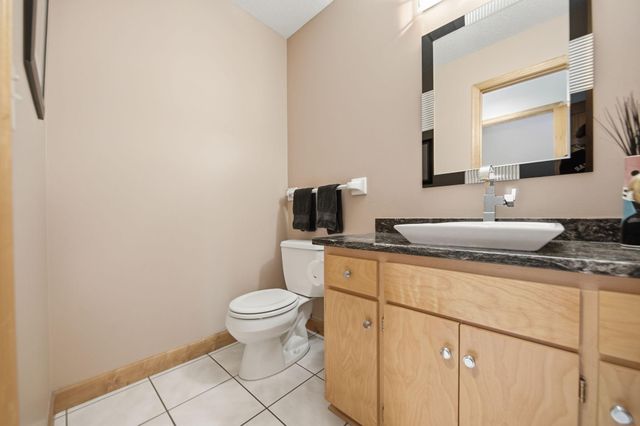 10825 46th Place N, Plymouth, MN 55442