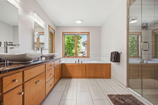 10825 46th Place N, Plymouth, MN 55442
