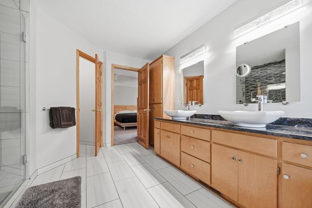 10825 46th Place N, Plymouth, MN 55442